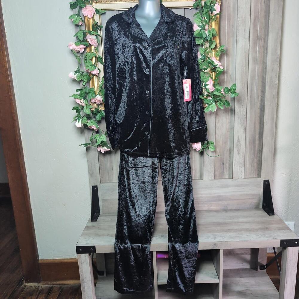 Betsey johnson black crushed velvet